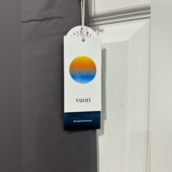 Vuori Women's Large Evolve Legging Smoke Grey NWT Performance Stretch Knit 7/8 - Picture 6 of 9